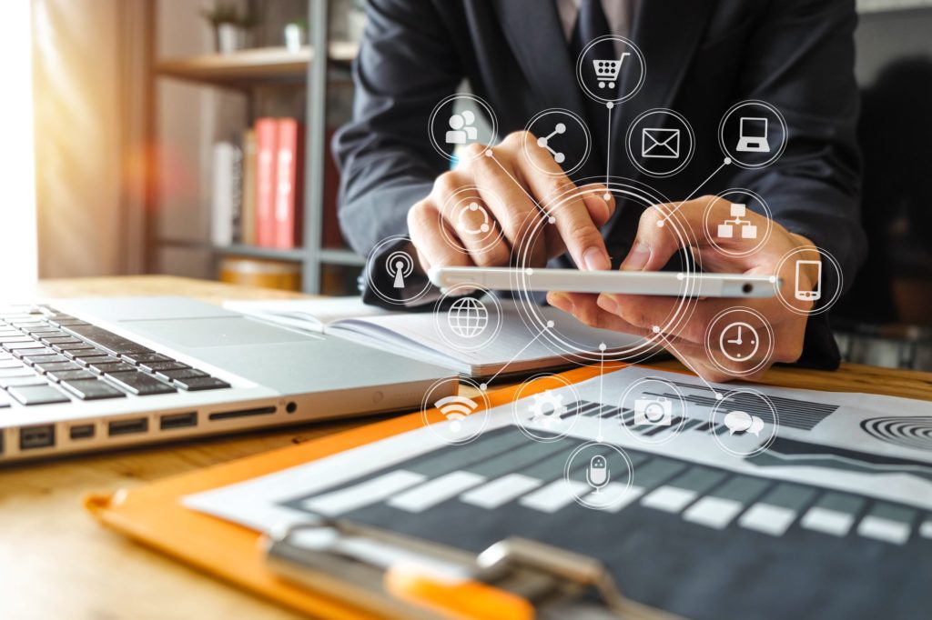 e-commerce strategy social media