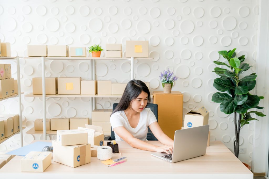 online seller using digital merchandising tool